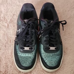 Nike Emerald and Black Athletic Shoes